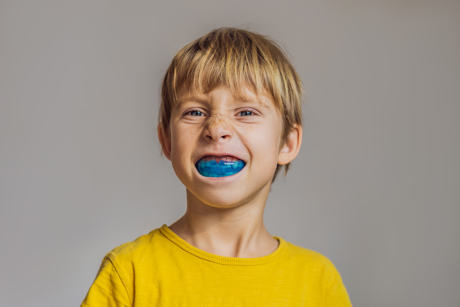 shutterstock_1607385484 mouth guard